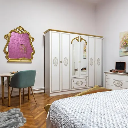 Royal 5* Mansion Near Central Square Cluj-Napoca Exterior photo