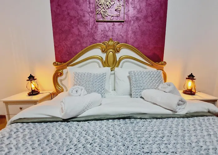 Royal 5* Mansion Near Central Square