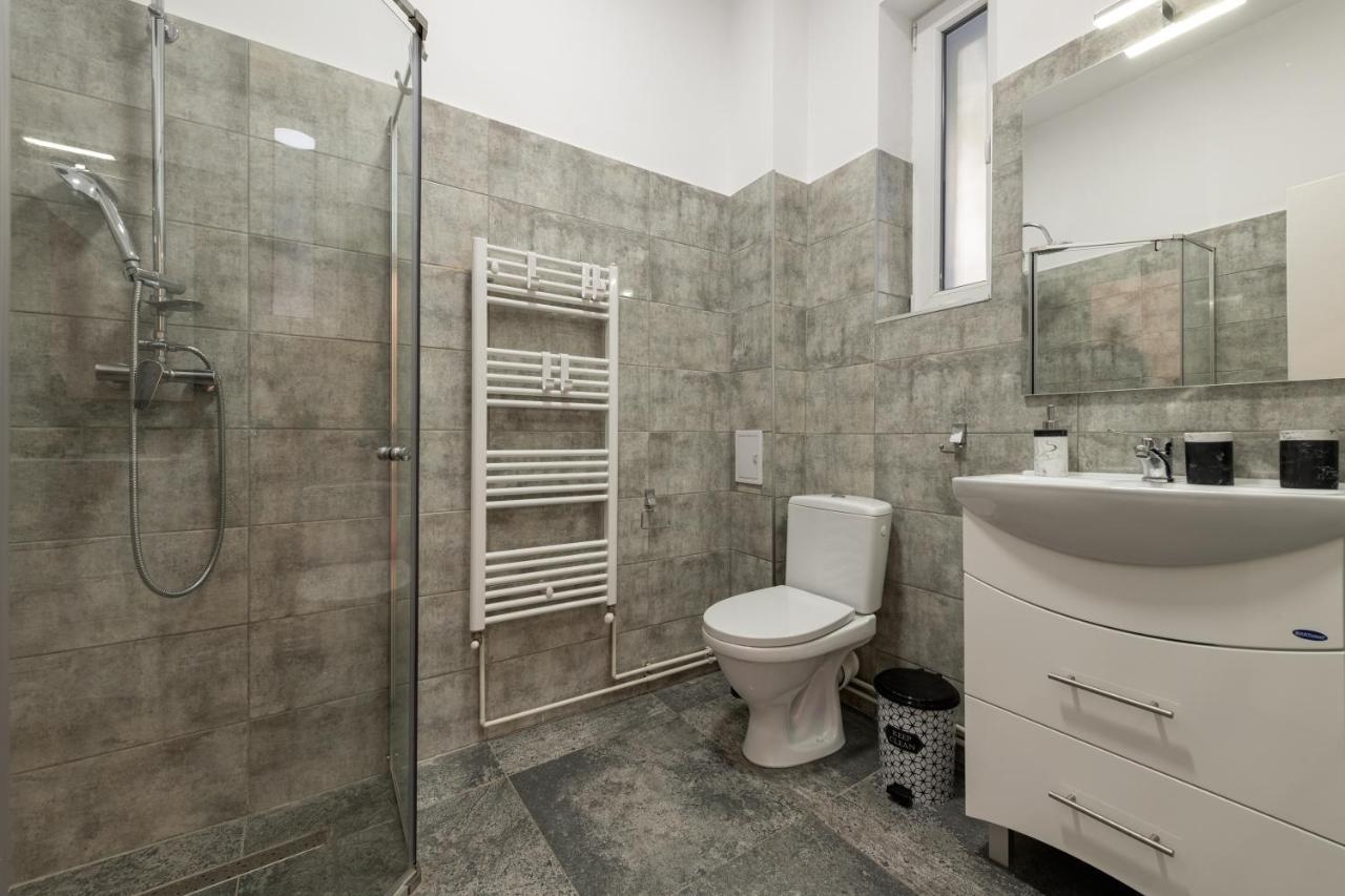Royal 5* Mansion Near Square Villa *