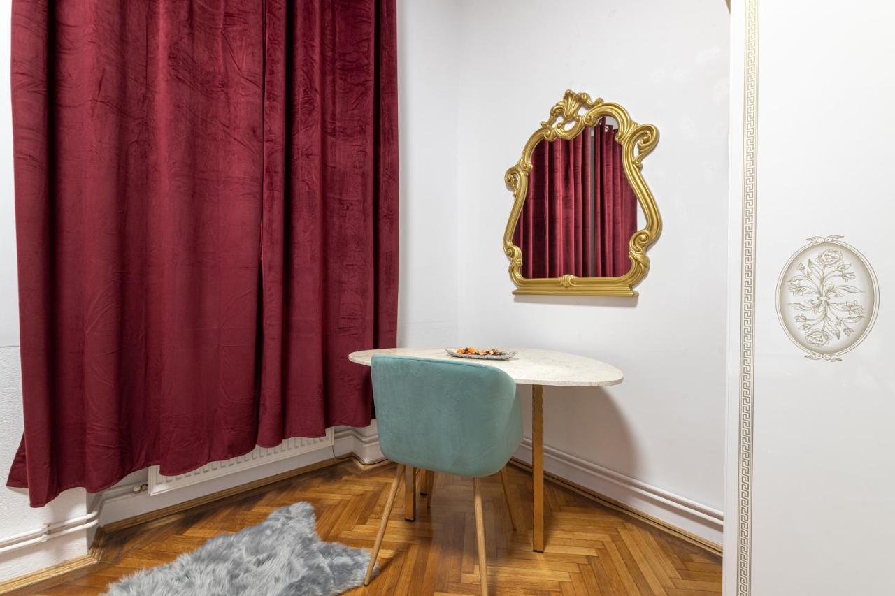 Royal 5* Mansion Near Square * Cluj-Napoca