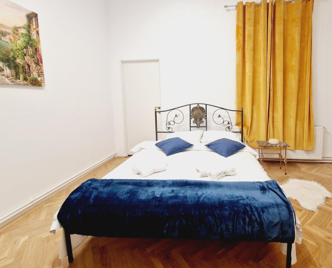 Royal 5* Mansion Near Square Villa Cluj-Napoca