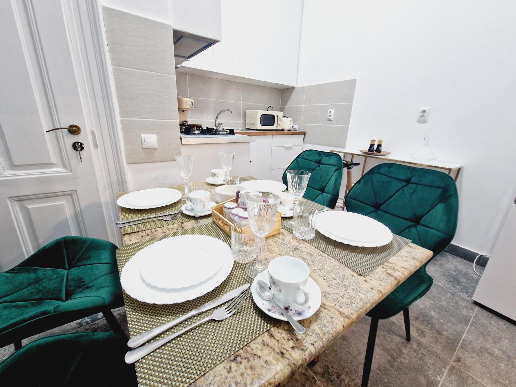 Royal 5* Mansion Near Square Villa
