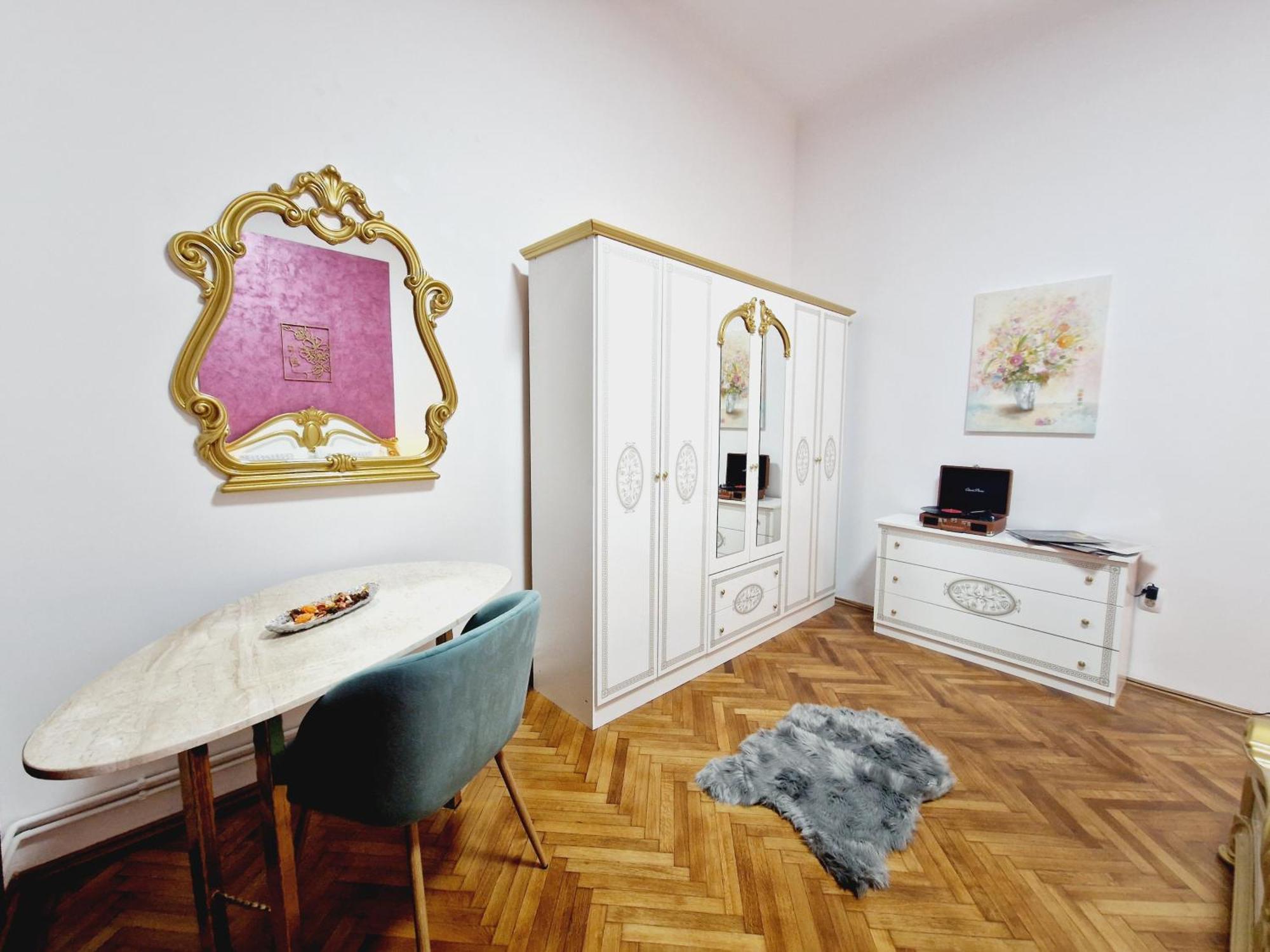 Villa Royal 5* Mansion Near Square Cluj-Napoca
